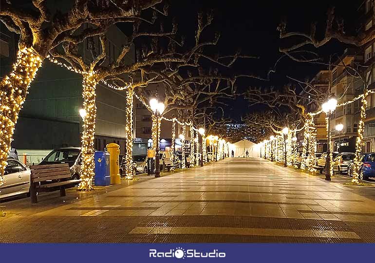 La decoración luminosa de la avenida de España fue una de las novedades de las pasadas navidades.