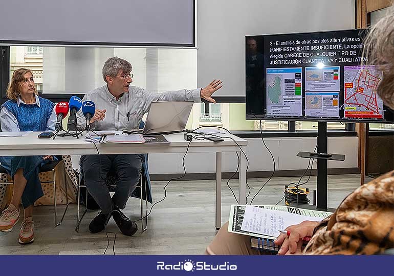 Presentación pública de las alegaciones de la plataforma en torno a la Zona de Bajas Emisiones en Torrelavega.