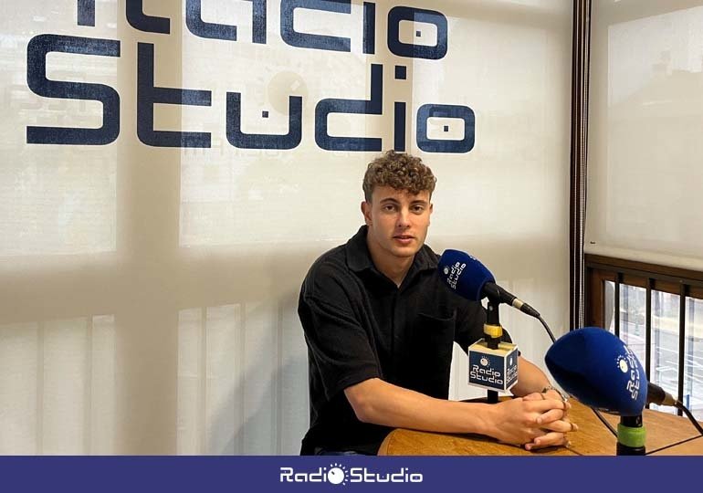 Álex Basurto repasa sus cuatro años como jugador de la RS Gimnástica en los micrófonos de Radio Studio