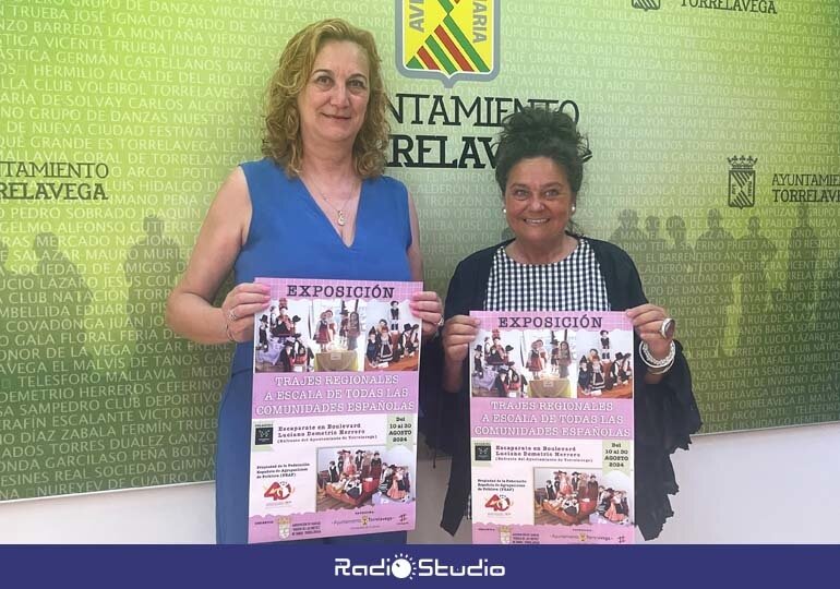 Carmen Olarrega (izda) y Esther Vélez (dcha) presentan la exposición | Radio Studio