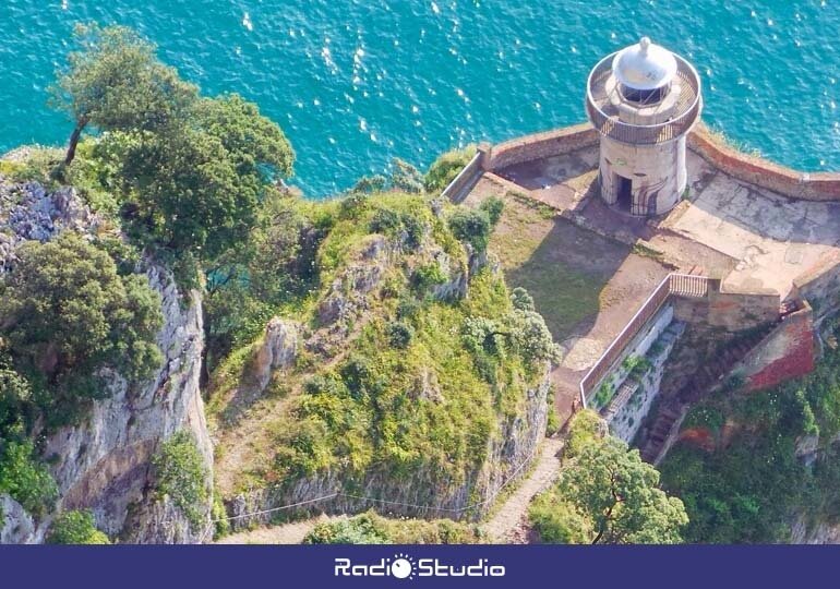 Faro del Caballo en Santoña