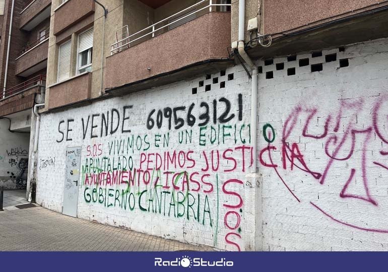 Edificio apuntalado en Coro Ronda Garcilaso, 6, en el Zapatón | Foto: Radio Studio