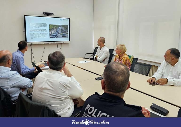 Reunión del Ayuntamiento de Torrelavega con técnicos de la Universidad de Cantabria (UC)