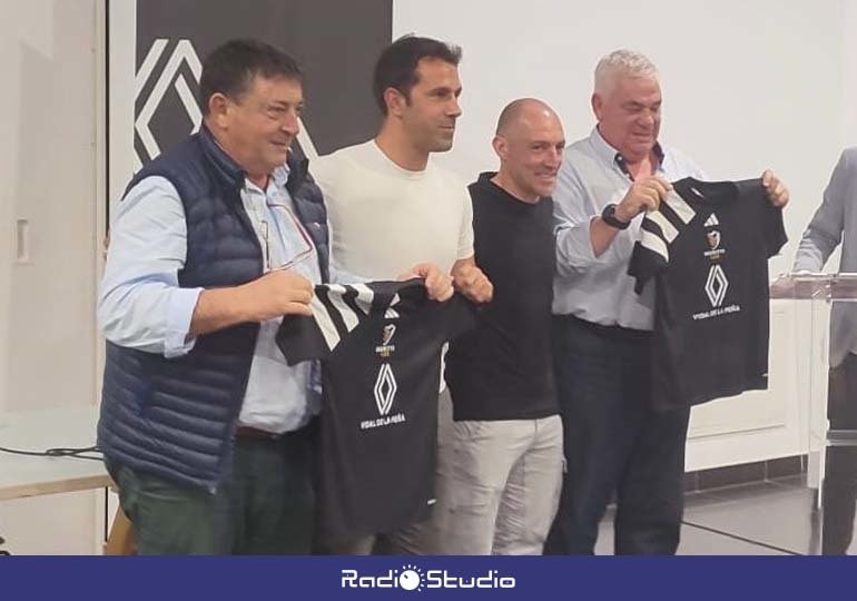 Presentación de la escuela de fútbol 'Munitis Lab' del ex jugador Pedro Munitis | Foto: Ayuntamiento