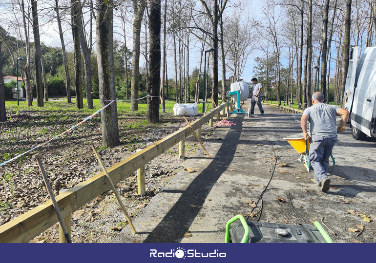 Trabajos en el parque de El Espadañal