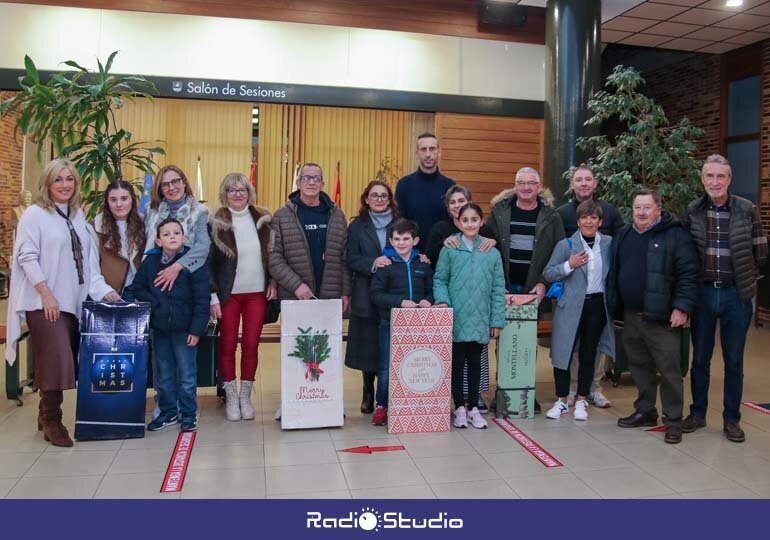 Ganadores de la pasada edición de este certamen junto a la alcaldesa y miembros del jurado | Foto: Ayuntamiento