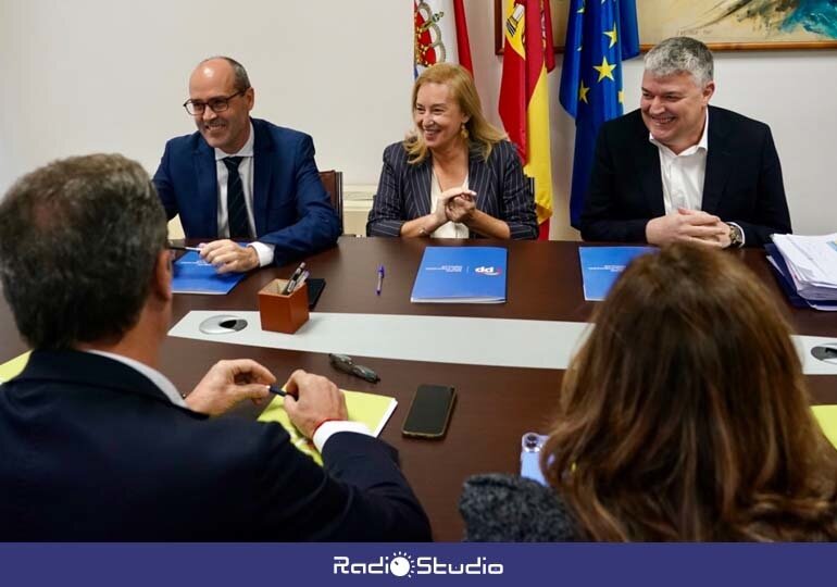 Reunión entre PP y PRC donde se ha alcanzado un preacuerdo para el presupuesto regional de 2025 | Foto: PP