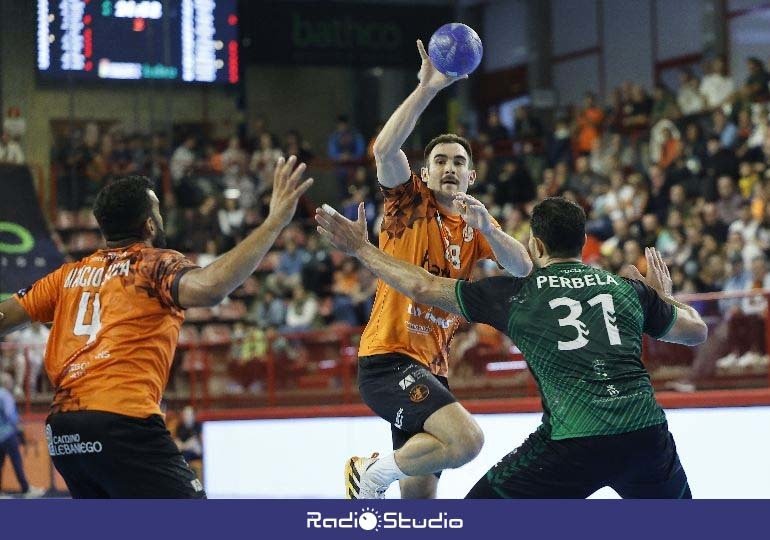 Prokop asiste a Marcio Silva | Foto: BM Torrelavega