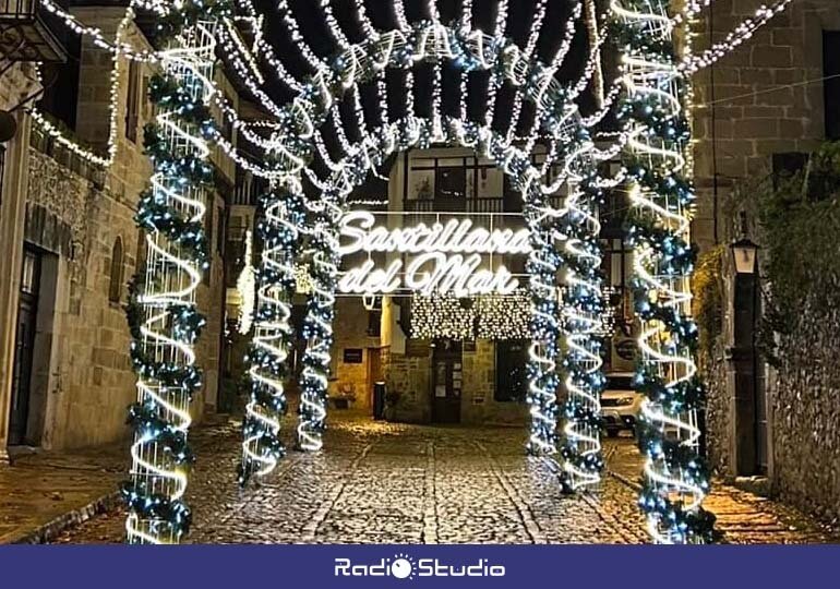 Luces de Navidad en Santillana del Mar en 2023 | Foto: Ayuntamiento