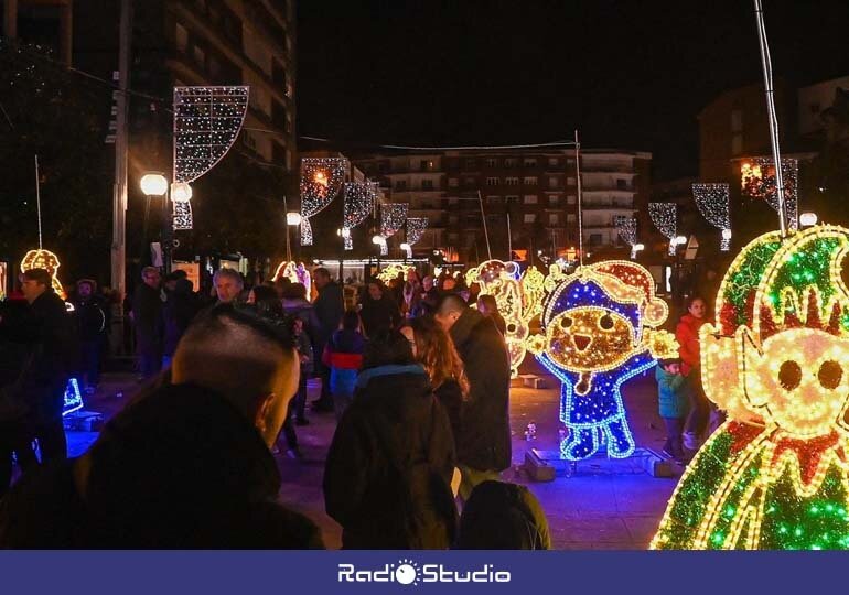 Iluminación navideña en Torrelavega | Foto: Ayuntamiento