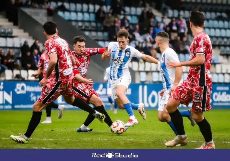 Diego Campo ante el CD Guijuelo | Foto: RS Gimnástica