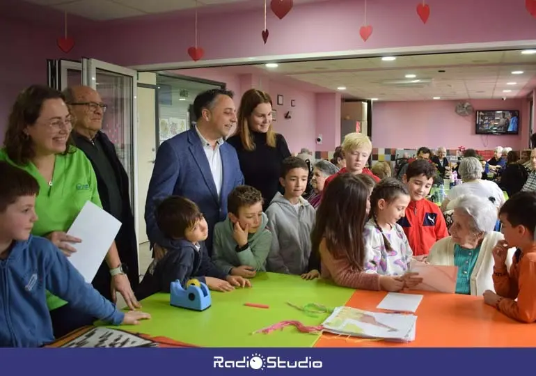 Fotografía facilitada por el Ayuntamiento de Piélagos de una de las primeras cuatro sesiones del proyecto