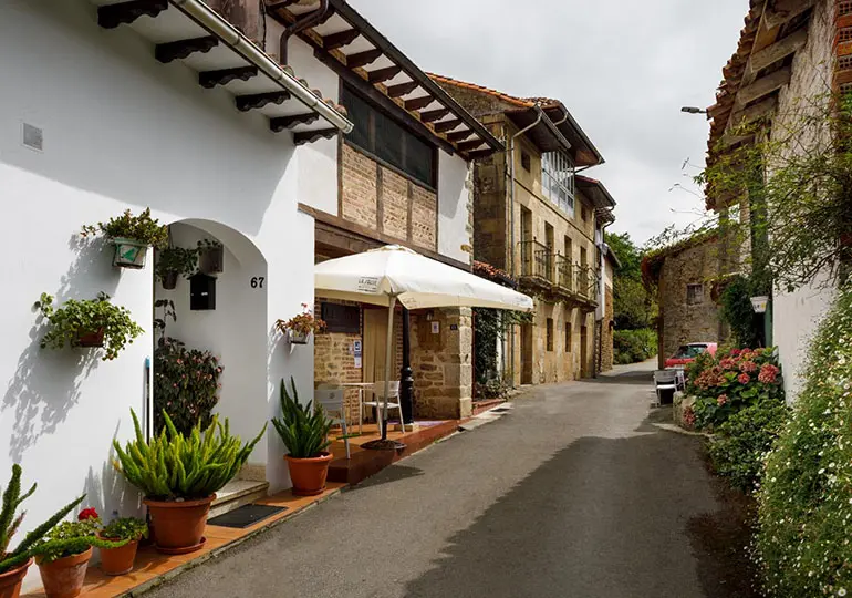 Restaurante La Sauceda, en el pueblo asturiano de Buelles