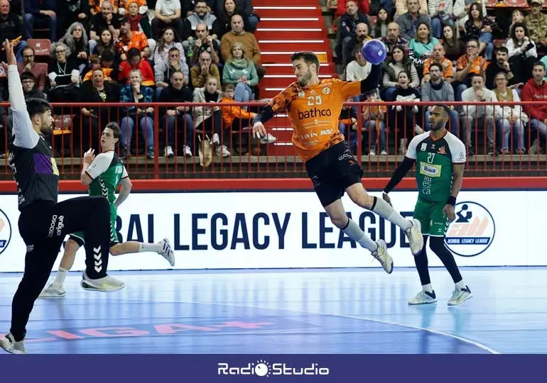 Fafa Cangiani en el partido ante Huesca | Foto: BMT