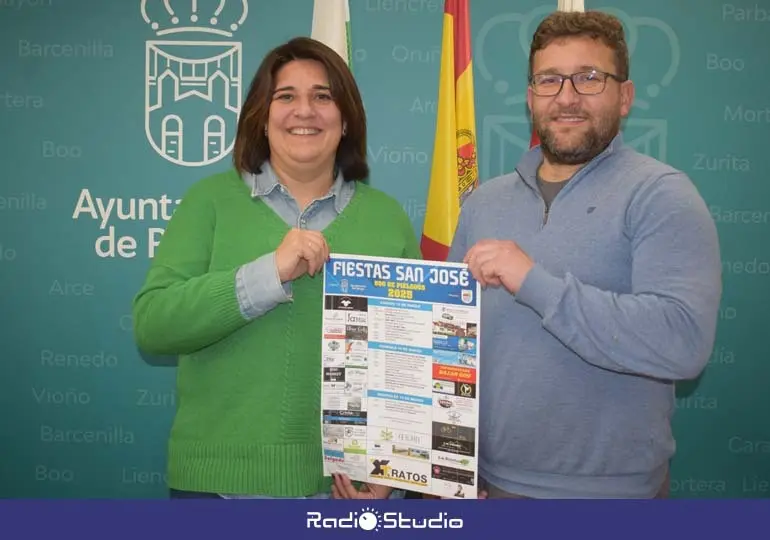 La concejala de Festejos, Gloria Bárcena y el alcalde pedáneo de la localidad, César Blanco, han presentado el programa | Foto: Ayuntamiento de Piélagos